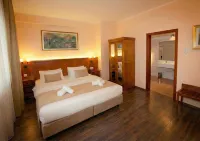 Hotel Maxim Hôtels à : 