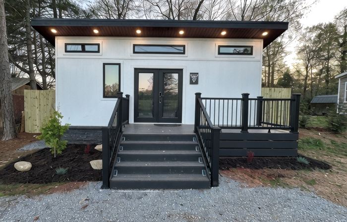 Layla Haus – Marion Tiny Home Fenced Yard Fire Pit