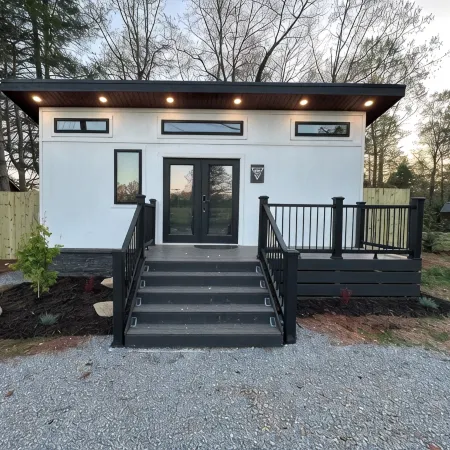 Layla Haus – Marion Tiny Home Fenced Yard Fire Pit