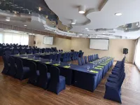Hotel Sanvit Lake Resort & Spa - ที่มีที่จอดรถ