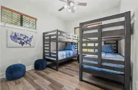 Serenity at the Wooded Bliss Cabin of Lake Travis - Tiny houses