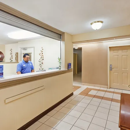 Sonesta Simply Suites Charlotte University