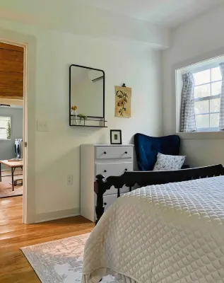Cozy Cabin from 1890 - 2-Star