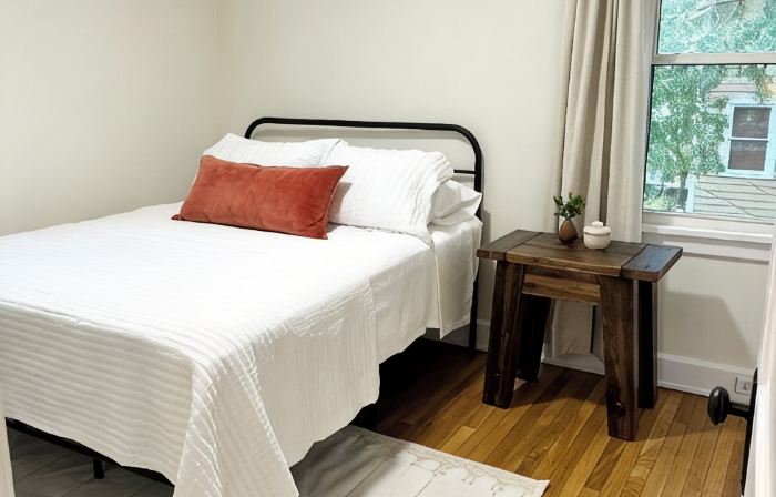 Charming 2-bedroom house in Lakewood with WiFi access