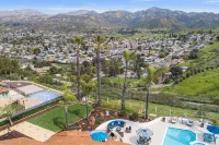 Panorama Peak Luxury Retreat - Swimmingpools