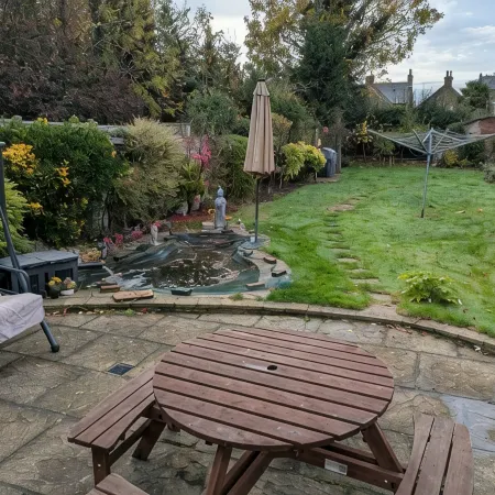 Central Large House close to Heathrow
