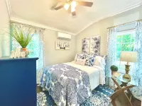 Lake Sam Rayburn Cabin!  DIRECT WATERFRONT! Bring Jet Skies, Boat, Fishing Gear! - Alppimaja