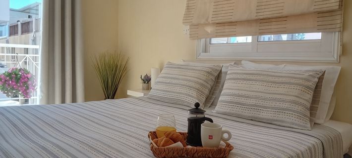 Kato Paphos Suites - 1-Bedroom Apartment. Pool view, WiFi & a/c. Great Location Hotels in Pafos