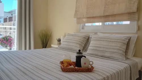 Kato Paphos Suites - 1-Bedroom Apartment. Pool view, WiFi & a/c. Great Location - 2-Star