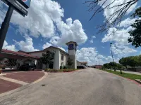 Studio 6 Suites Euless, TX – DFW West - Pet friendly