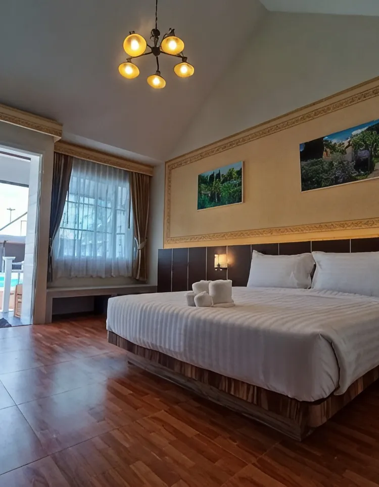 ห้องเตียงใหญ่ 1 เตียง วิวสระน้ำ