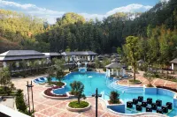 Mels Weldon Evergreen Lake Hotel - Hot Springs