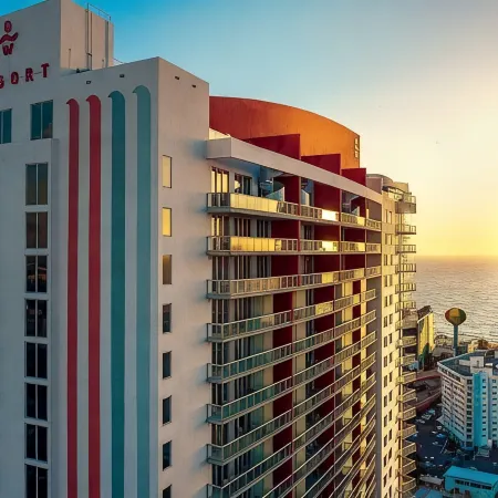 Beachwalk Resort Hotel Отели в г. Халландейл Бич