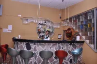 Olympus Plaza Hotel - bar
