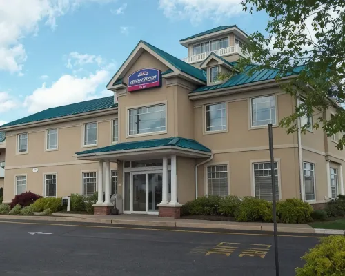 Howard Johnson by Wyndham Toms River Hotels in Ocean County