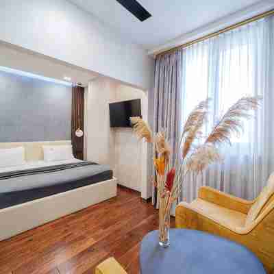 Arch Apart Hotel Rooms