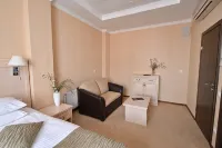 أورال تاو هوتل