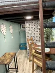 Charming tiny house in lovely Lowell with AC, WiFi, fenced in private space - 3성급