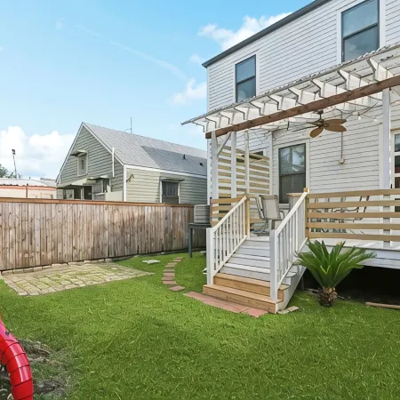 Spacious Nola Escape • Free Easy Parking • Near French Quarter • Back Patio