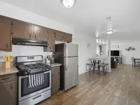 The Cozy Rustic Sequoia Wi-Fi & 2 Garage Hotels in Tulare