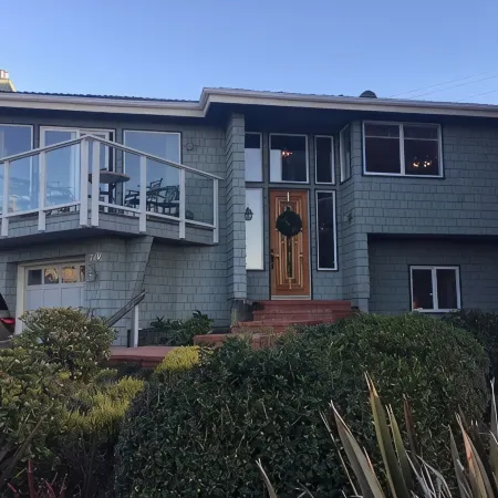 Magical Retreat!  Contemporary and Cozy Park Hill!
