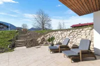 Cozy top floor studio with pool & sauna - 民宿