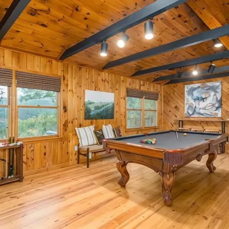 New Listing! Luxury mountain view cabin in the heart of Aska Adventure area