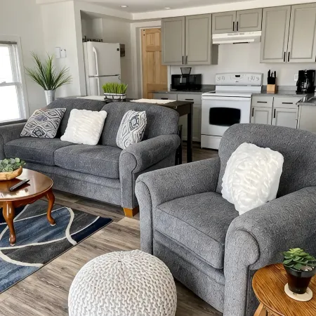 Cozy, Clean & Convenient 1-bedroom apartment with AC & WiFi in charming Clayton