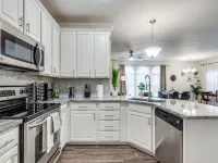 Charming 3-bedroom townhome with WiFi,AC in fabulous Frisco. Home away from home