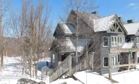 Jay Peak 2BR/2BA Ski-in/Ski-Out V341