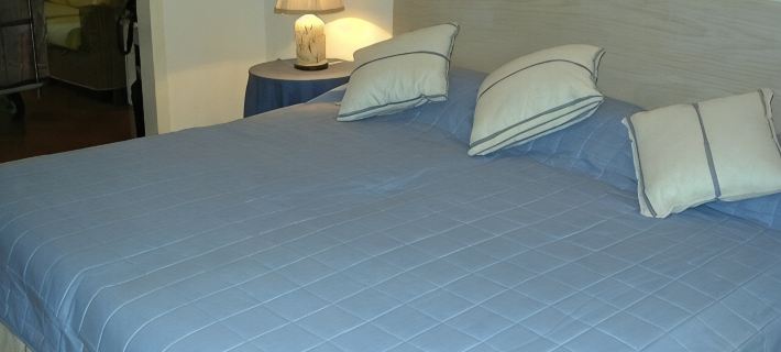 Quality ground floor apartment, platinum west coast, Holetown, Barbados ホールタウンのホテル