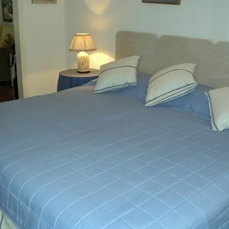 Quality ground floor apartment, platinum west coast, Holetown, Barbados