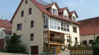 Large apartment-own entrance-small courtyard garden - 4-Star