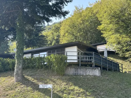 Lake Garda Tignale vacation home bungalow with pool and lake view
