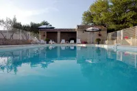 Uzès: superb gîte in a Provencal farmhouse 700m from the town center