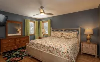 Quiet Luxury Lakefront Retreat w/Pontoon and Dock Included - Alexandria, MN - Homestays