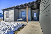 Red Lodge Mtn. View Cozy Home with hot-tub; 9 miles to RLM! New! - 4-Star