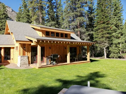 MTNLUX Guest House_Creekside Sauna and Hot tub - 5-Star