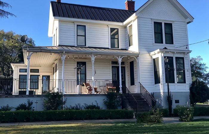 Beautiful 6 bedroom Historic Park Victorian