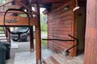 Old Canyon Creekside Cabin - Ski Park, Hot Spring
