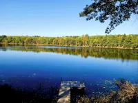 Stay & Play On Beautiful Mystery Lake. Boat, Fish, Kayak, Campfires! スコットのホテル