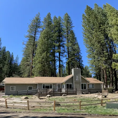 New AC Installed:  3 Bedroom Home with Golf Course View , Dogs OK