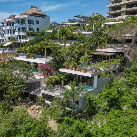 Oceanfront Luxury with Private Pool in Puerto Escondido