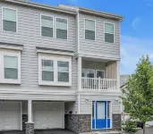 3 Blocks to the Beach! - 4-Star