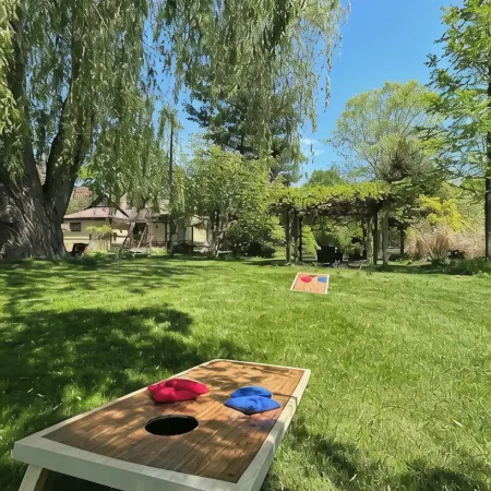 Gatsby Style Oasis Near Saugatuck, Shops, Wineries, Stunning Backyard!