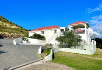Villa Norman Cozy + Stylish Studio - Homestays
