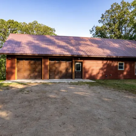 Cozy Cabin on Private Lake! Kayaks, Firepit, Fishing! Relaxing. Pet Friendly.