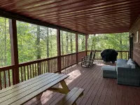Cozy Coosawattee Cabin on Top of Eagle Mountain with Hot Tub, Fire Pit and Fun!! - Chalets
