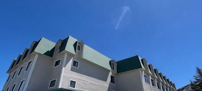Luxury 1BR, ski in/out at Snowshoe! エドレーのホテル