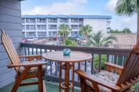 Sun, Sand and Pool : Condo at Savannah, Tybee - 3-Star